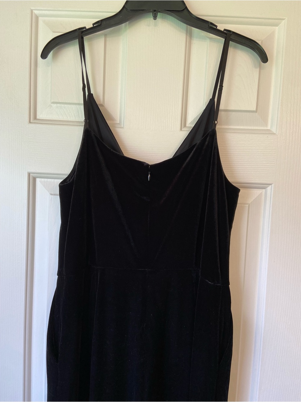 NWT L'Agence Maeve Black Velvet Strappy Jumpsuit Sz 10 - Picture 10 of 12
